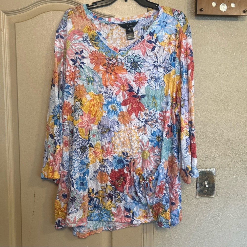 Alfani V-Neck Floral Print Women's Top - Multi